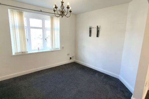 3 bedroom semi-detached house to rent, Shaftesbury Avenue, Doncaster