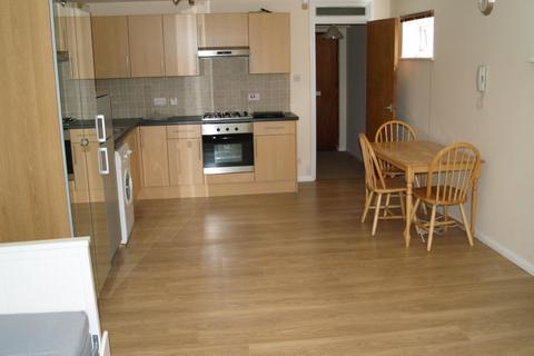 Studio to rent, Archers Court, Crawley RH10