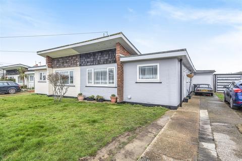 Waverley Gardens Pevensey Bay Bn24 2 Bed Detached Bungalow 315 000