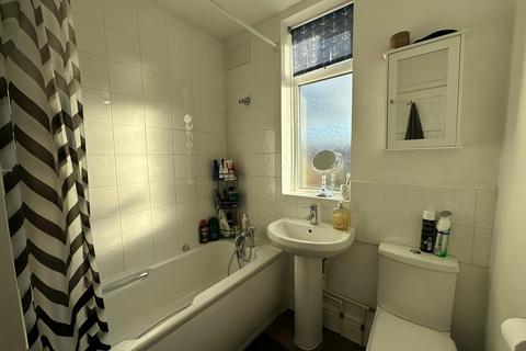 undefined, Fareham  Earls Road  GAS & ELEC INC. IN RENT