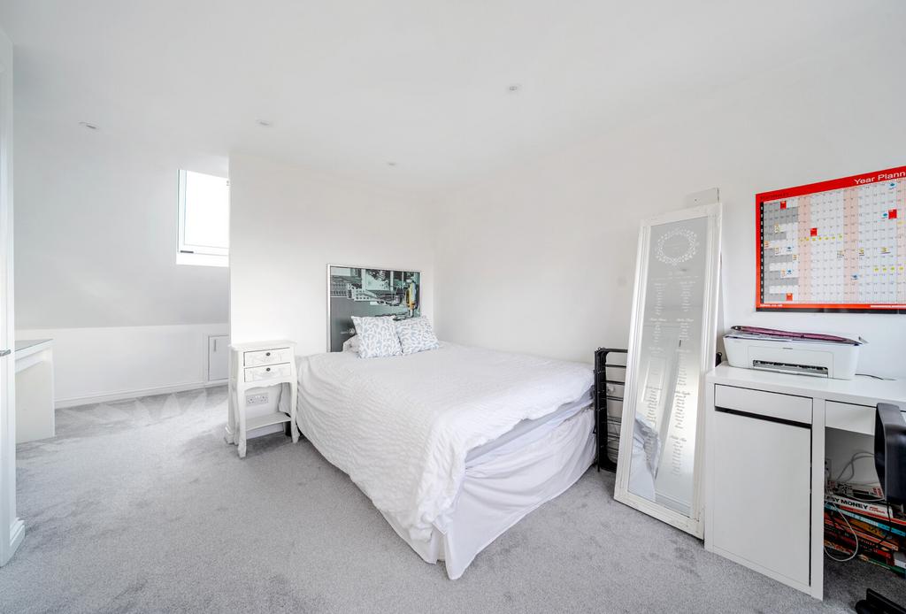 1376305-8-690b60c...