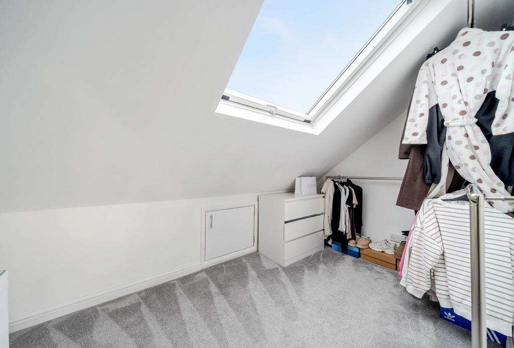 1376305-6-690b60b...