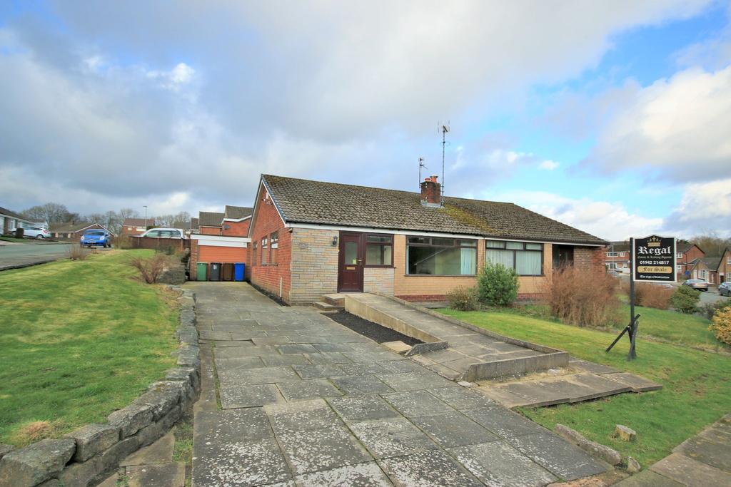 Clevedon Drive, Highfield, Wigan, WN3 6AE 3 bed semidetached bungalow