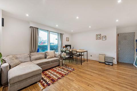 2 bedroom flat for sale, Bridge House, London SW8