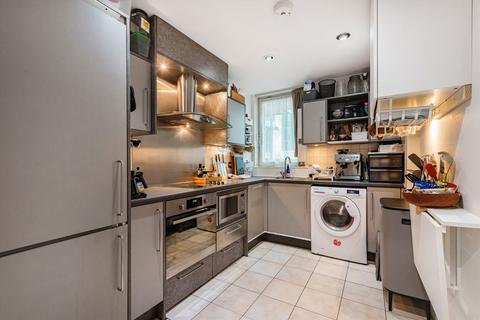 2 bedroom flat for sale, Bridge House, London SW8