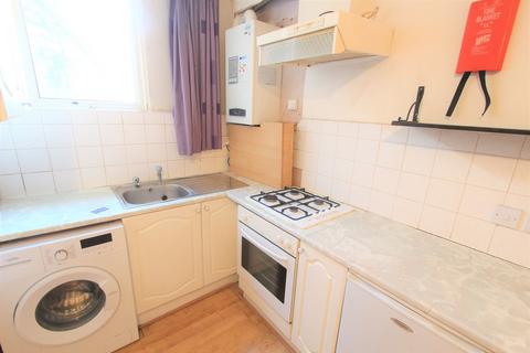 Studio to rent, Fore Street, Edmonton N9