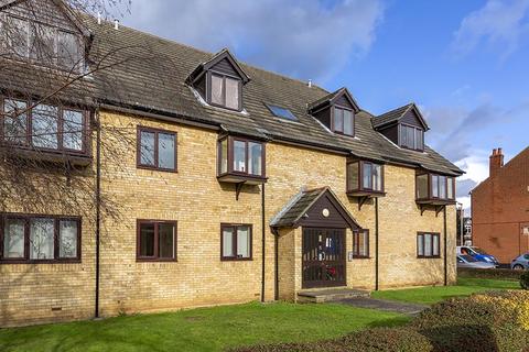 2 bedroom apartment to rent, Bond Road, Surbiton