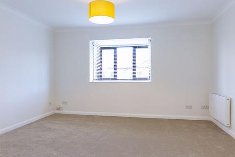 2 bedroom apartment to rent, Bond Road, Surbiton