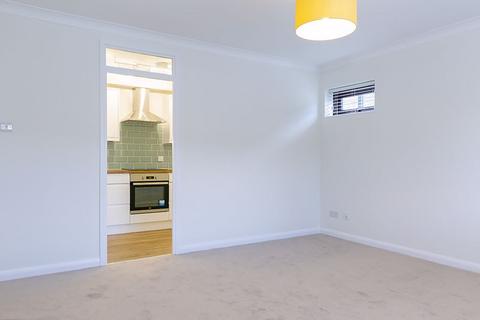 2 bedroom apartment to rent, Bond Road, Surbiton