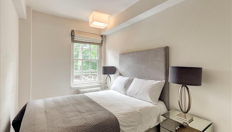 Apartment in Chelsea - View 5