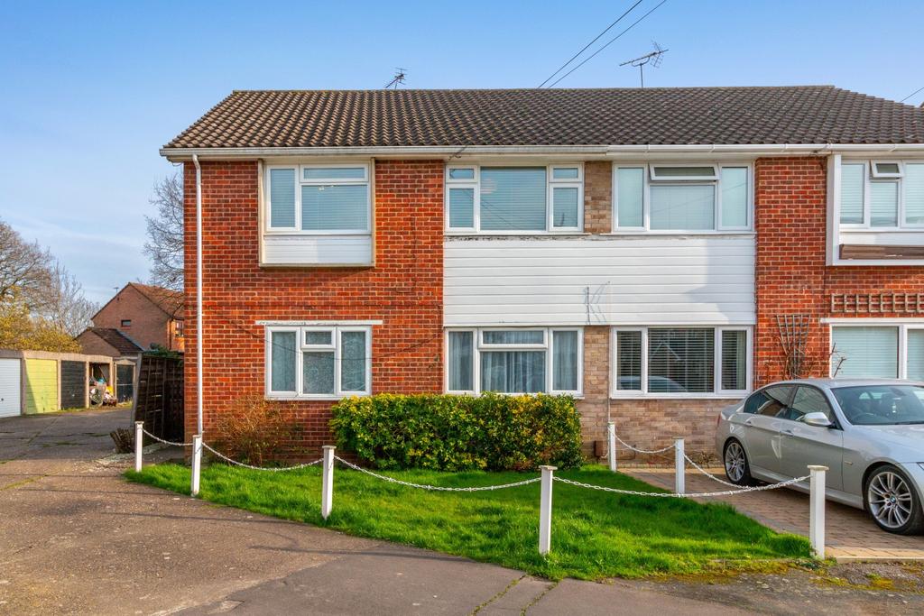 Houses For Sale Sandy Road Addlestone at Haywood blog