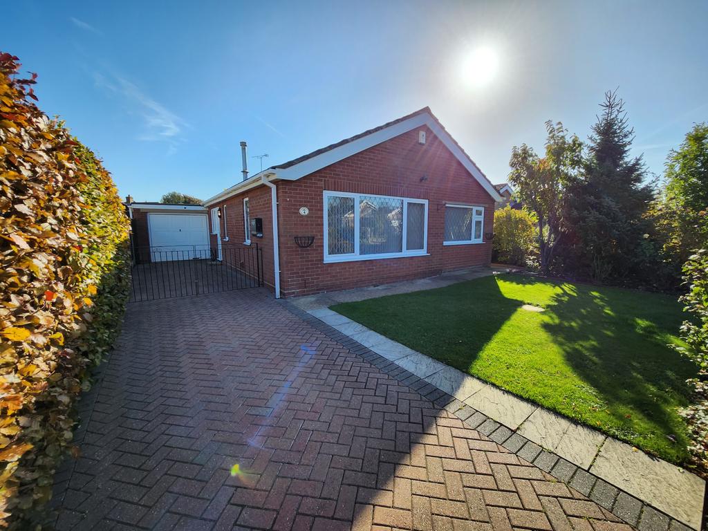 Mellows Close, Reepham, Lincoln, LN3 2 bed bungalow £875 pcm (£202 pw)