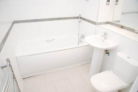 2 bedroom apartment to rent, Tideslea Path, Thamesmead West, SE28 0NH