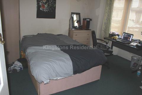 5 bedroom terraced house to rent, Harriet Street, Cardiff CF24