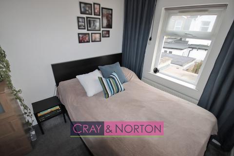 1 bedroom flat for sale, Waddon New Road, Croydon, CR0