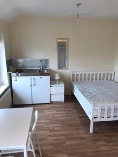 1 bedroom in a house share to rent - Becontree RM9
