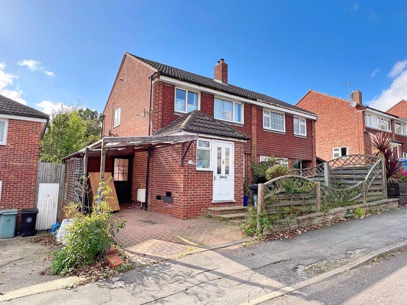 Arnold Avenue, Grantham 3 bed semidetached house £850 pcm (£196 pw)