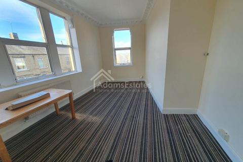 2 bedroom flat to rent, Brewery Lane, Dewsbur