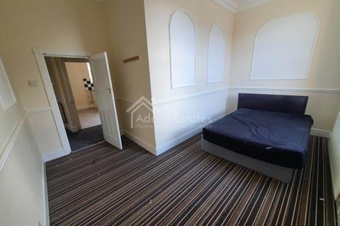 2 bedroom flat to rent, Brewery Lane, Dewsbur