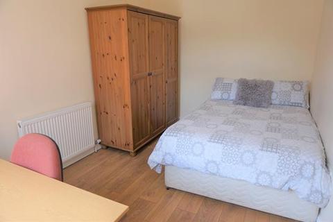 6 bedroom house share to rent - Room 2  @ 67-69 Edleston Road, Crewe, CW2