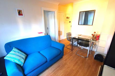 1 bedroom flat to rent, Burrells Wharf Square, E14