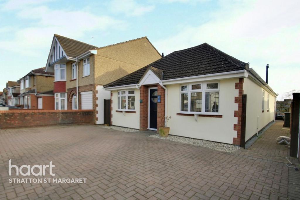 Colebrook Road, Swindon 4 bed detached bungalow £325,000