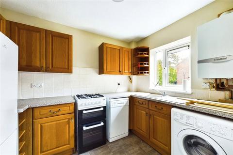 2 bedroom maisonette to rent, Copland Close, Basingstoke, Hampshire, RG22