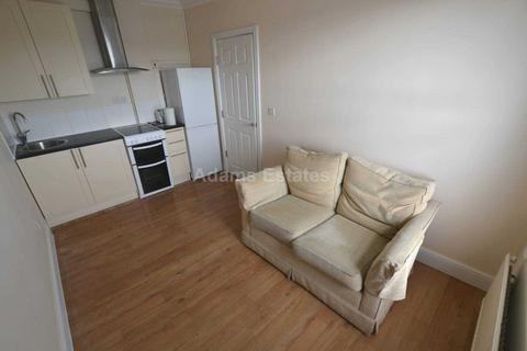 1 bedroom flat to rent, Tilehurst Road, Reading