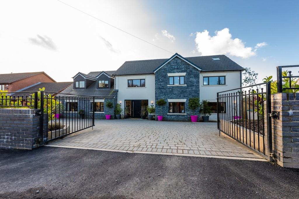 Holdings Lane, Capel Llanilltern... 5 bed detached house for sale £