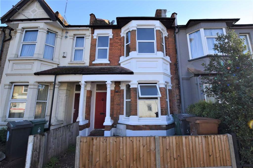 Winchester Road, Highams Park 3 bed terraced house £1,650 pcm (£381 pw)