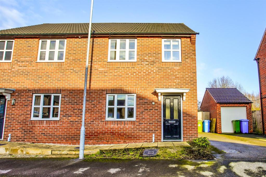 Piper Close, Mansfield Woodhouse, Mansfield 3 bed semidetached house