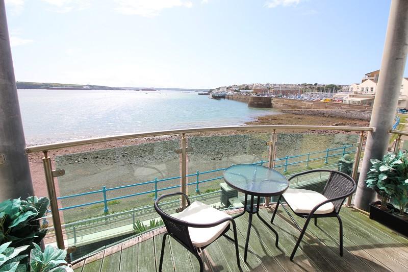 Smoke House Quay, Milford Haven, SA73 3BD 2 bed flat £199,950