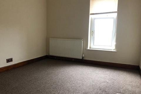 2 bedroom end of terrace house to rent, Fixby Avenue, Pye nest, Halifax HX2