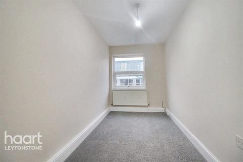 2 bedroom flat to rent, Skeltons Lane, London