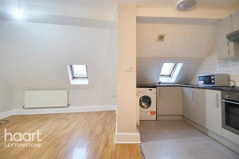 2 bedroom flat to rent, Skeltons Lane, London