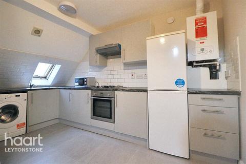 2 bedroom flat to rent, Skeltons Lane, London