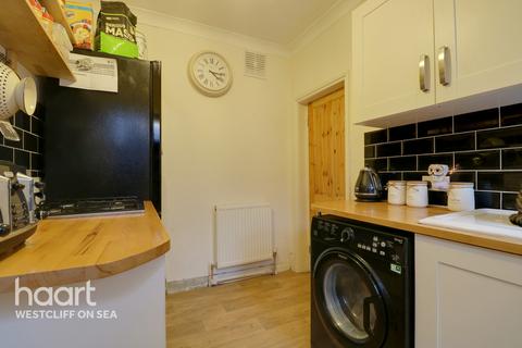 Crowborough Road Southend On Sea 1 Bed Flat 155 000