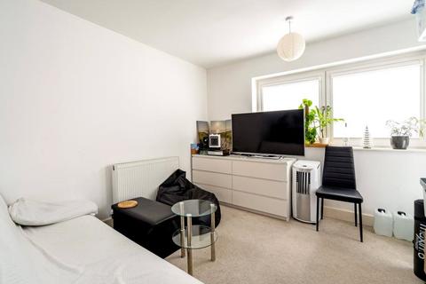 1 bedroom apartment to rent, Serra House, Charrington Place, St. Albans, Hertfordshire, AL1
