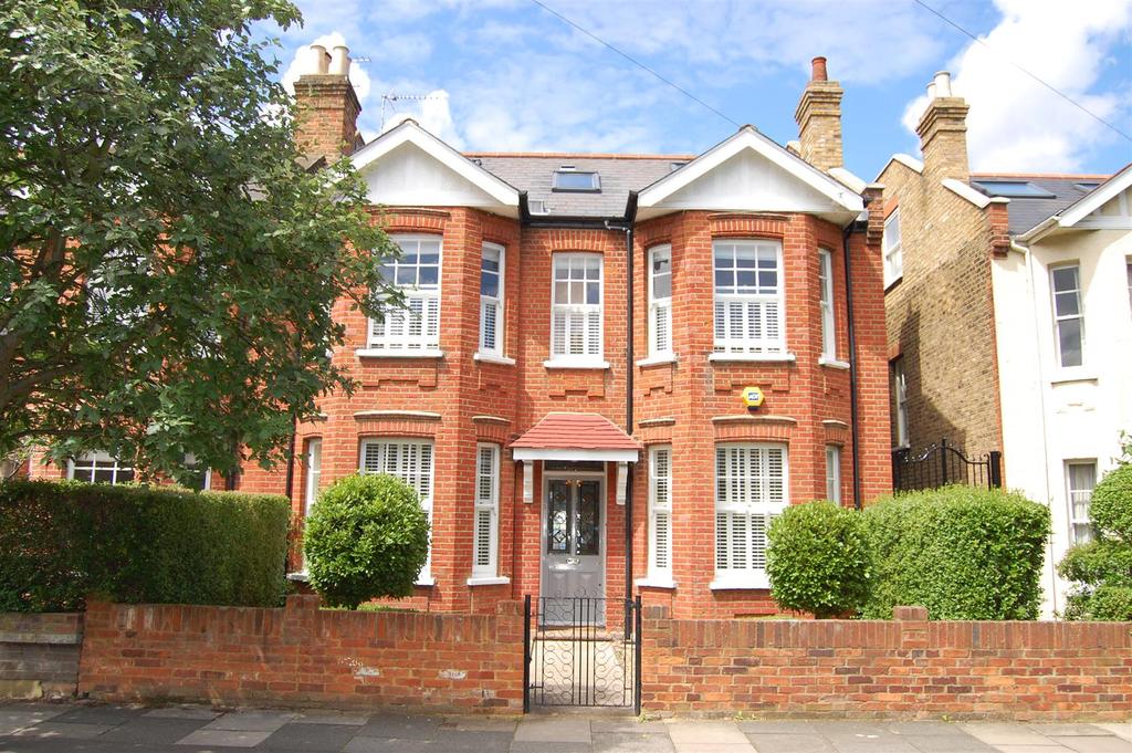 Cromwell Road, Wimbledon 5 bed semidetached house £4,000 pcm (£923 pw)