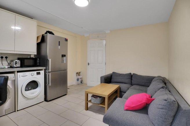 Grand-walk-solebay-street-e1-4pj-958606