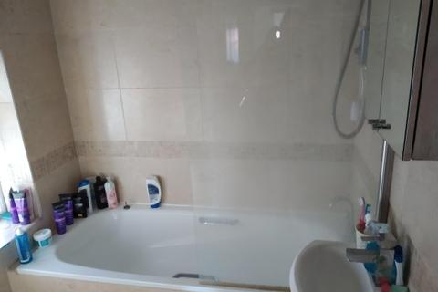 3 bedroom flat to rent - Firgrove Hill