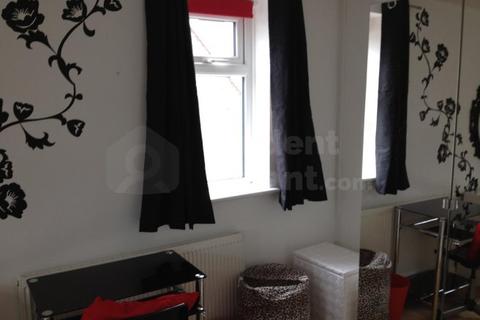 3 bedroom house share to rent - Hawkwood Crescent