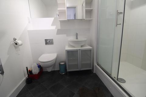 undefined, Kings Road, Reading, RG1