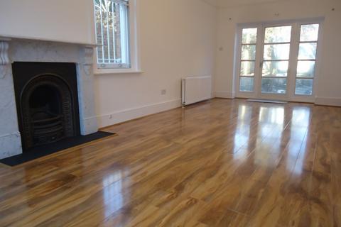5 bedroom end of terrace house for sale, Southwood Avenue, Highgate, N6