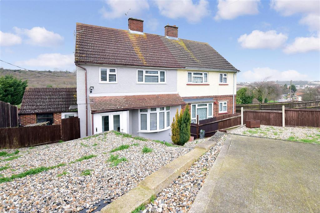 Wayfield Road, Chatham, Kent 3 bed semidetached house £285,000