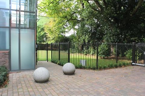 undefined, 61a Brantingham Road