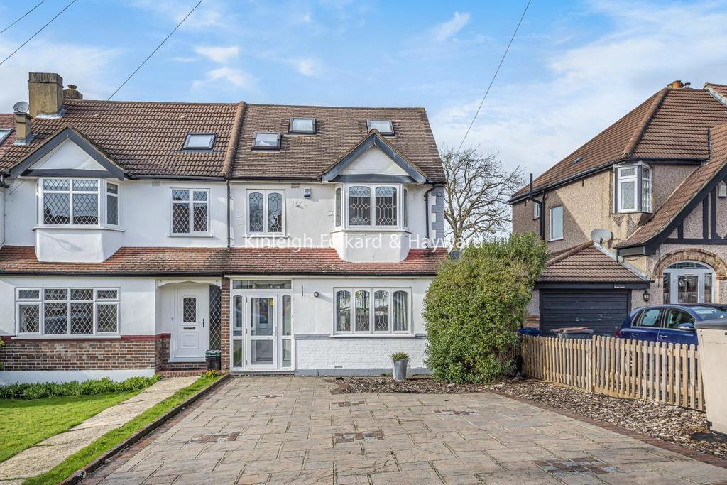 Langley Way, West Wickham 4 bed end of terrace house £625,000