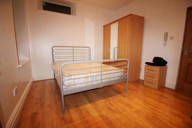 Large Double Room with En Suite to Rent