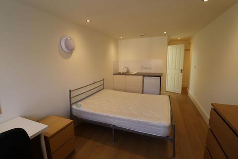 2 bedroom house share to rent, Gray Street, Northampton NN1