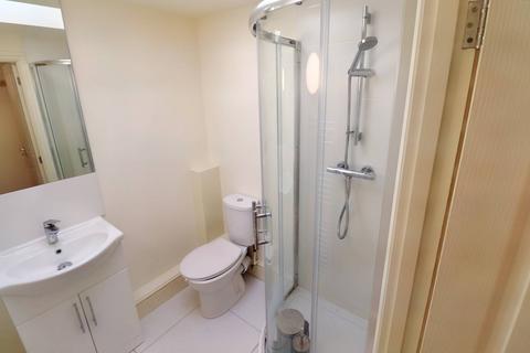 1 bedroom in a house share to rent, Gray Street, Northampton NN1